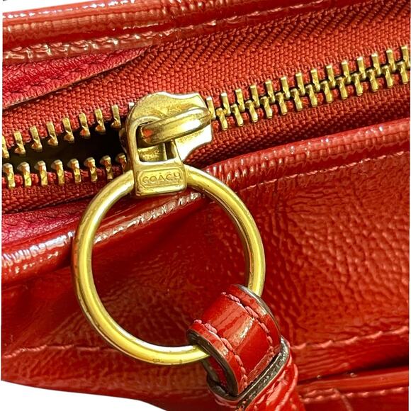 COACH Ergo F12886 Cherry Red Patent Leather Hobo Shoulder Handbag Y2K - Picture 10 of 10